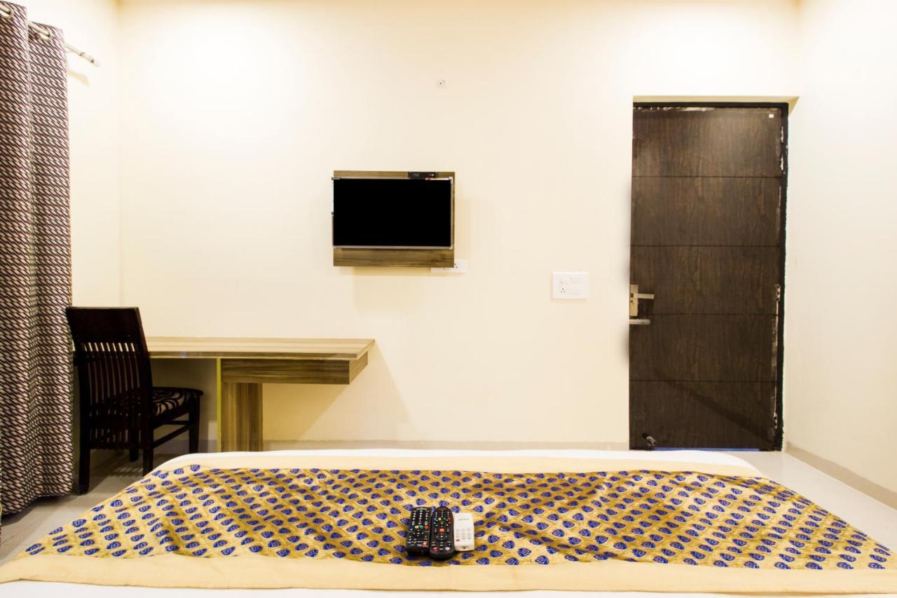 Fabhotel Signature Cyber Park Delhi  Exterior foto