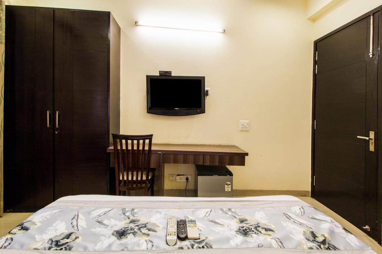 Fabhotel Signature Cyber Park Delhi  Exterior foto